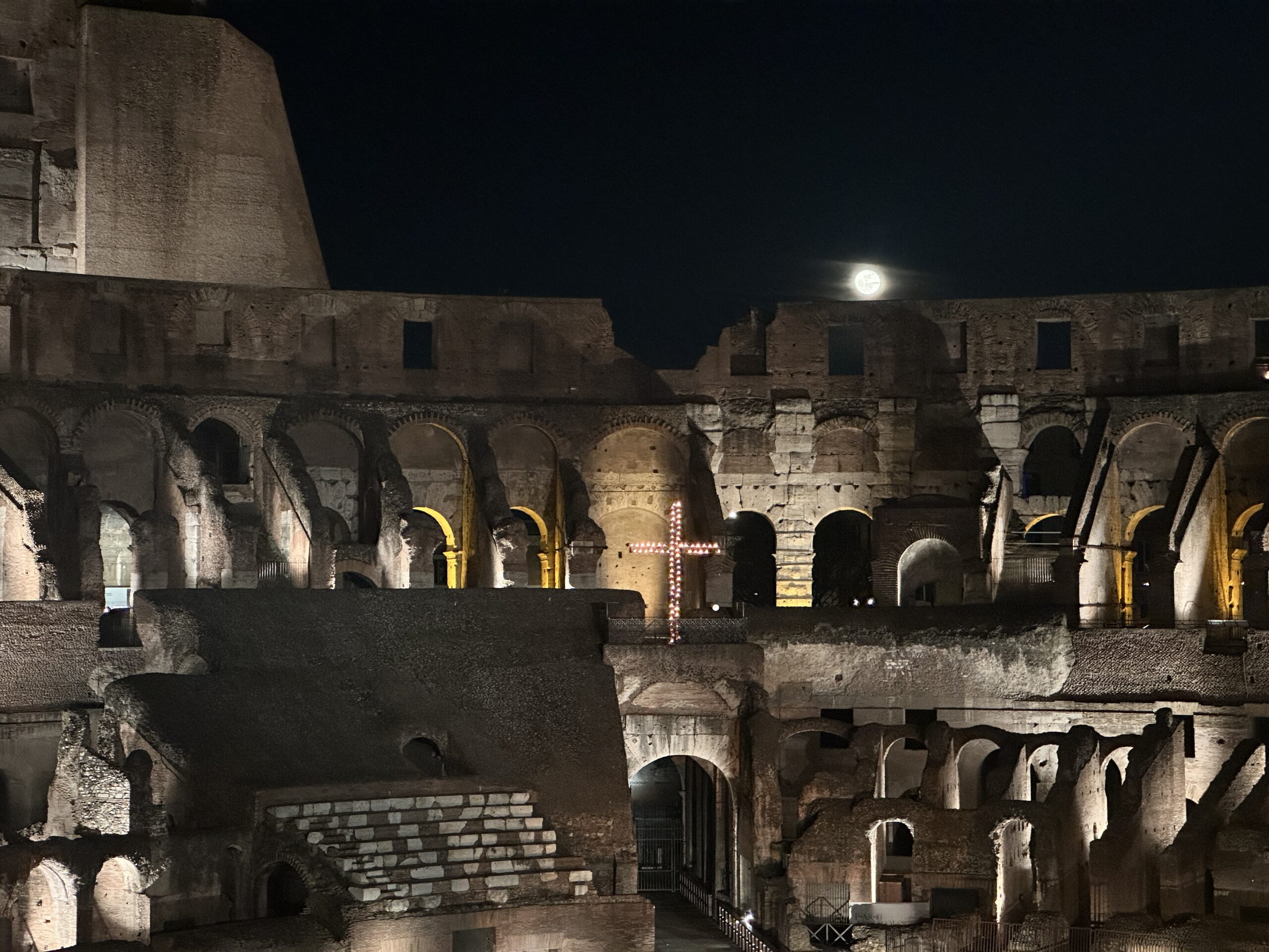 Mit Papst Leo im Kolosseum